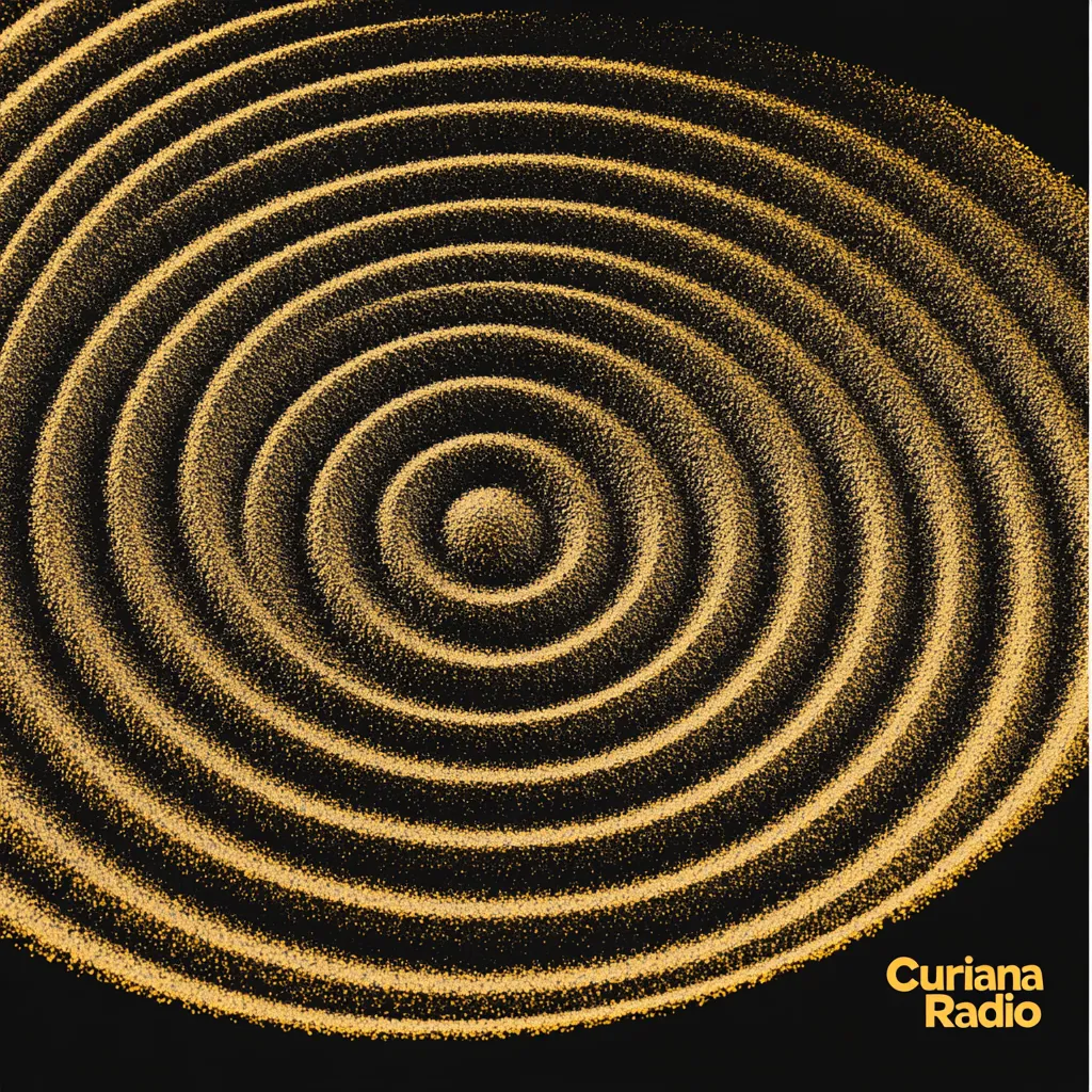 Círculos concéntricos dorados sobre fondo negro, como ondas expandiéndose desde un punto central, con el texto Curiana Radio en la esquina inferior derecha.